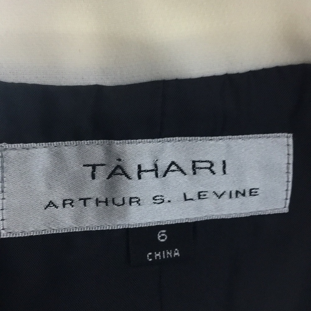 Tahari Arthur S. Levine Woman’s Blazer Black sz 6 - Picture 7 of 7